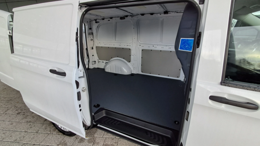 MERCEDES-BENZ Vito eVito 112 L2 60kWh 447.603 Nowy