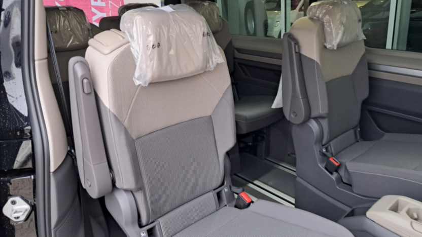 VOLKSWAGEN Multivan Multivan 2.0 TDI L2 Life DSG Nowy