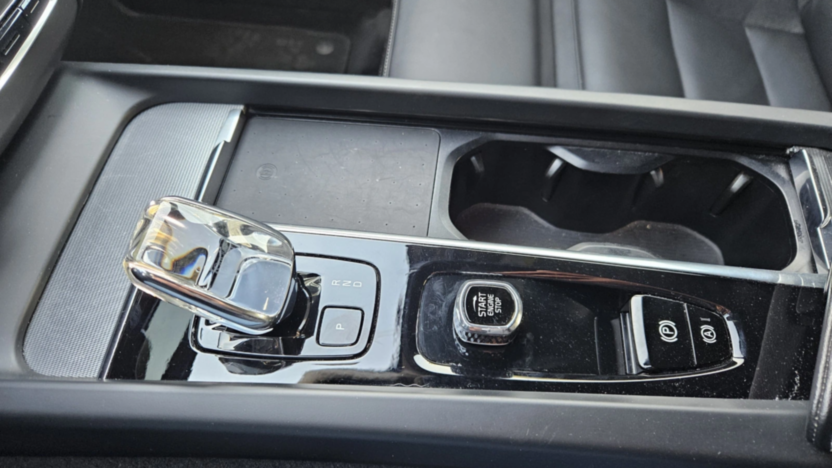 VOLVO XC60 XC60 B4 D Plus Dark aut