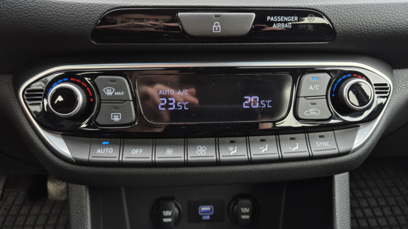 HYUNDAI i30 i30 1.0 T-GDI Smart