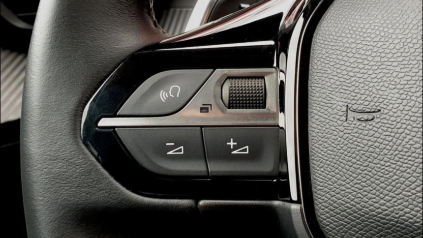 PEUGEOT 2008 2008 1.2 PureTech Allure S&S EAT8