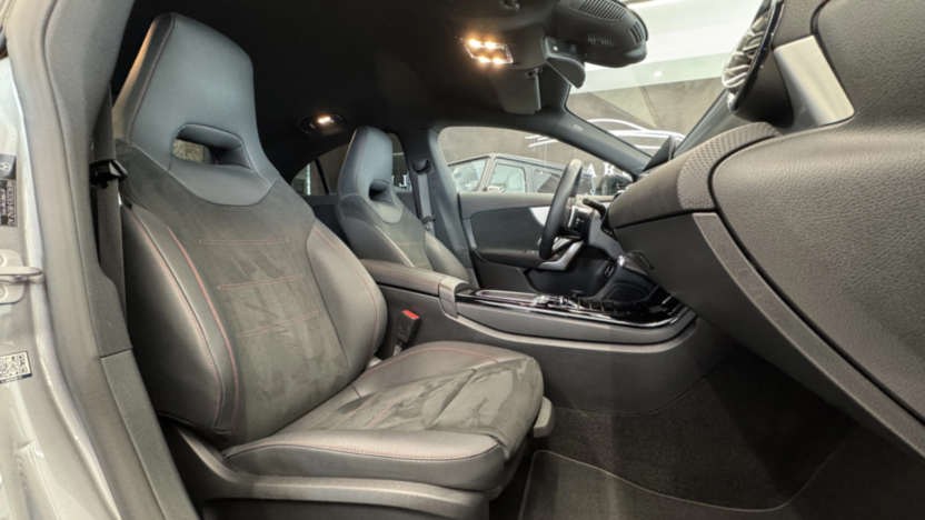 MERCEDES-BENZ CLA CLA 200 AMG Line 7G-DCT