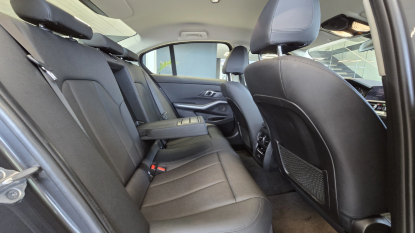 BMW Seria 3 320d Advantage aut