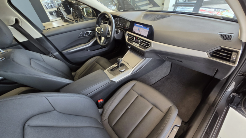BMW Seria 3 320d Advantage aut