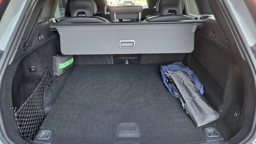 VOLVO XC60 XC60 B4 D AWD Plus Dark aut