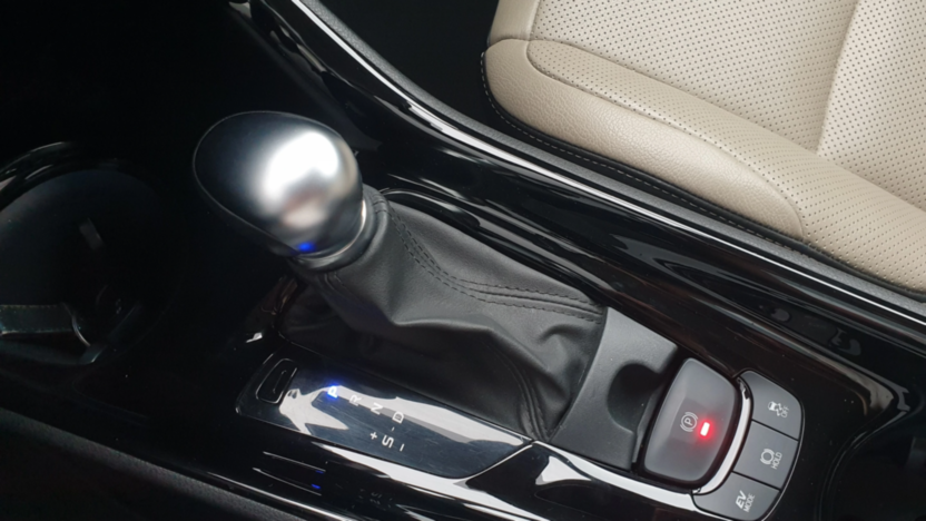 TOYOTA C-HR C-HR 2.0 Hybrid Executive