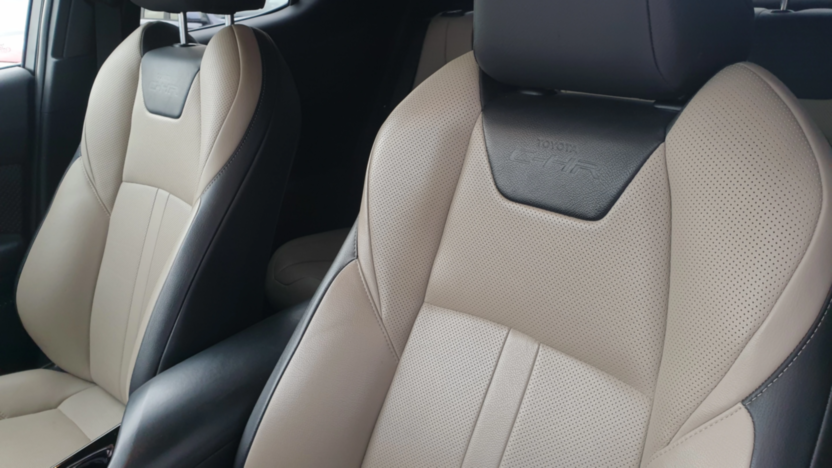 TOYOTA C-HR C-HR 2.0 Hybrid Executive