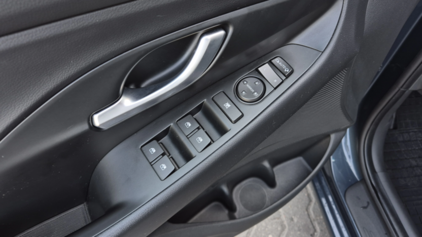 HYUNDAI i30 i30 1.5 T-GDI 48V Smart