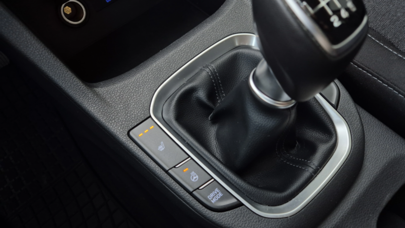 HYUNDAI i30 i30 1.5 T-GDI 48V Smart