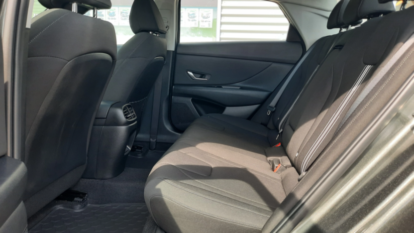 HYUNDAI Elantra Elantra 1.6 Smart CVT