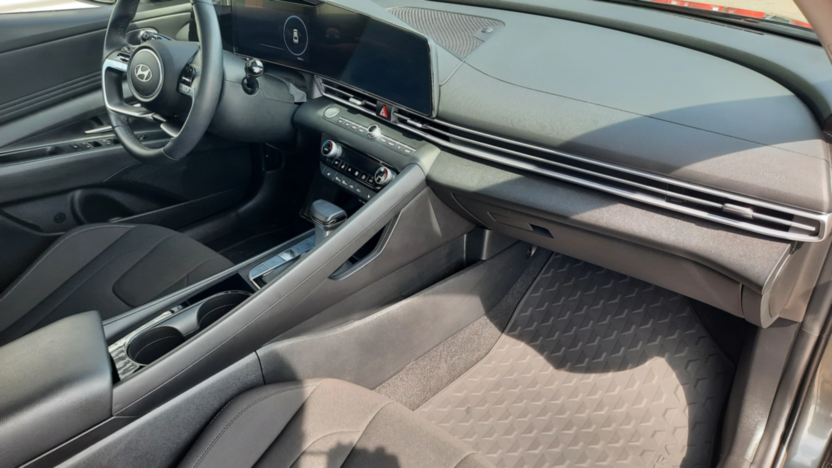 HYUNDAI Elantra Elantra 1.6 Smart CVT