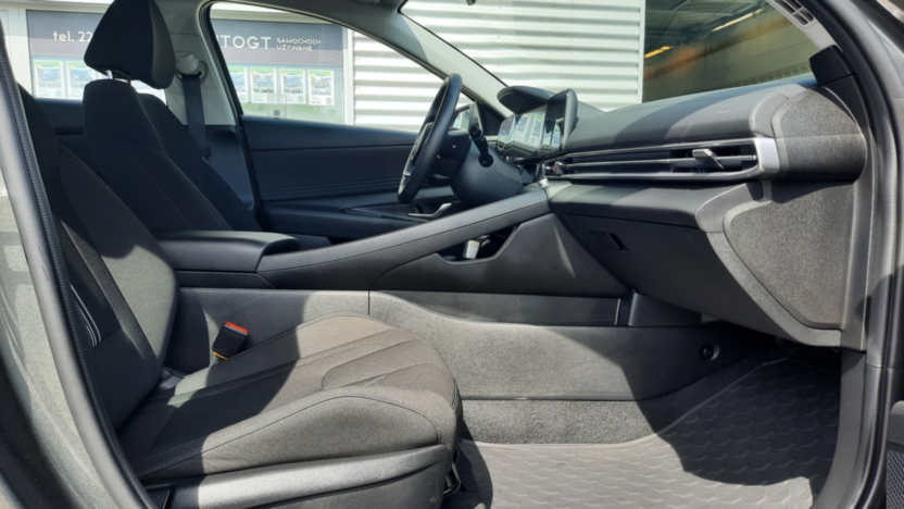 HYUNDAI Elantra Elantra 1.6 Smart CVT