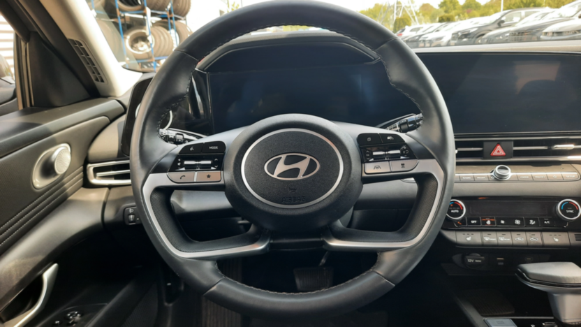 HYUNDAI Elantra Elantra 1.6 Smart CVT