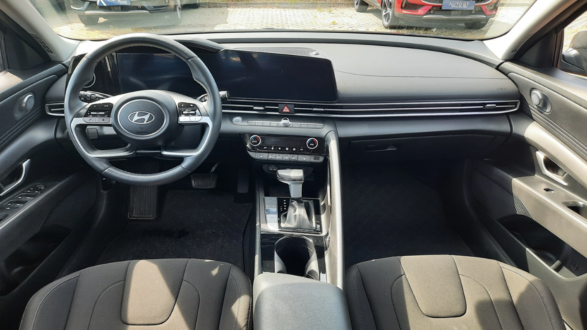 HYUNDAI Elantra Elantra 1.6 Smart CVT