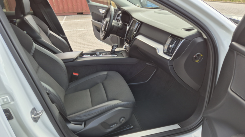 VOLVO V60 V60 D3 Momentum Pro aut
