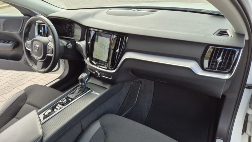 VOLVO V60 V60 D3 Momentum Pro aut