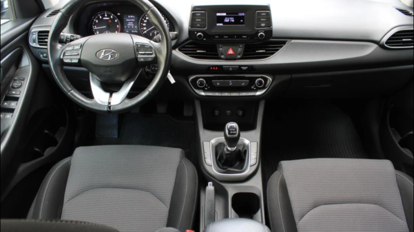 HYUNDAI i30 i30 1.5 DPI Classic +