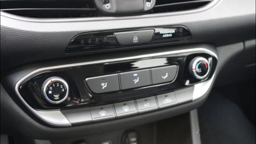HYUNDAI i30 i30 1.5 DPI Classic +