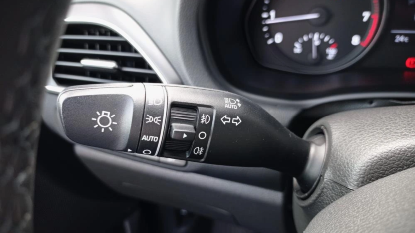 HYUNDAI i30 i30 1.5 DPI Classic +