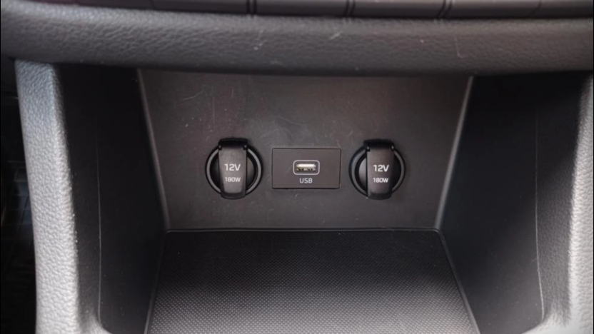 HYUNDAI i30 i30 1.5 DPI Classic +