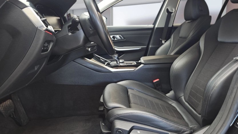 BMW Seria 3 320d xDrive Sport Line aut
