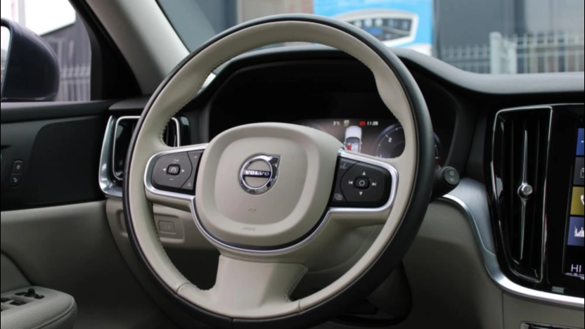 VOLVO V60 V60 B4 D Momentum Pro aut