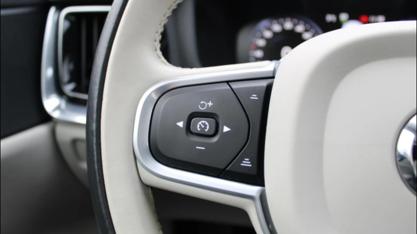 VOLVO V60 V60 B4 D Momentum Pro aut