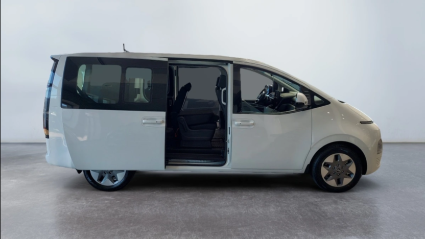 HYUNDAI Staria Staria 1.6 T-GDI HEV Smart Business aut Nowy