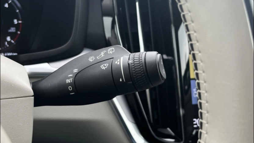 VOLVO V60 V60 B4 D Momentum Pro aut