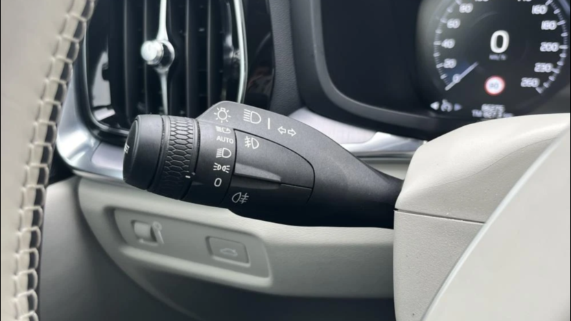 VOLVO V60 V60 B4 D Momentum Pro aut