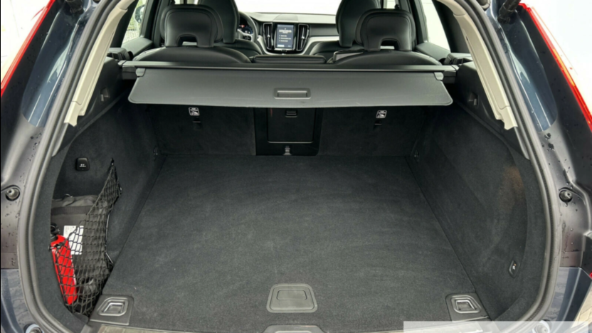 VOLVO XC60 XC60 B5 B AWD Plus Dark aut