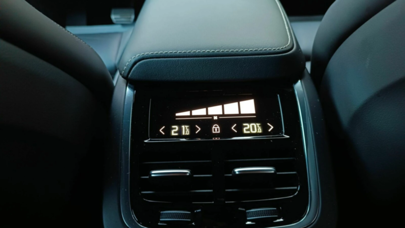 VOLVO XC60 XC60 B5 D AWD R-Design aut