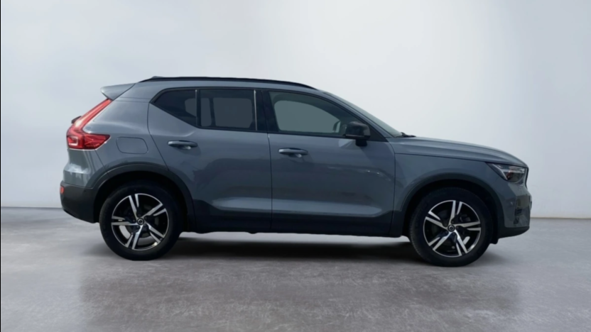 VOLVO XC40 XC40 B4 Plus Dark aut