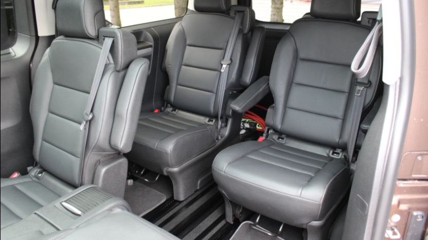 PEUGEOT Traveller e-Traveller Long Business Vip (75 kWh)