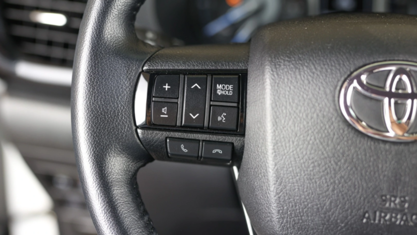 TOYOTA HiLux Hilux 2.8 D-4D Double Cab Invincible 4x4 aut