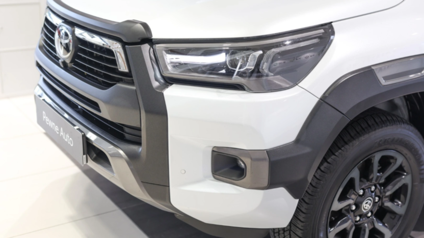 TOYOTA HiLux Hilux 2.8 D-4D Double Cab Invincible 4x4 aut