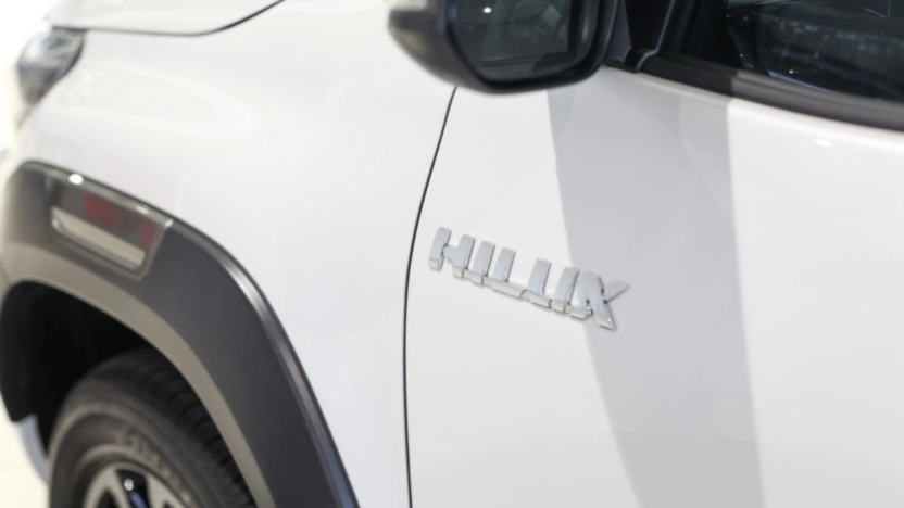 TOYOTA HiLux Hilux 2.8 D-4D Double Cab Invincible 4x4 aut