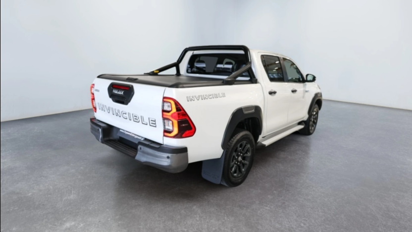 TOYOTA HiLux Hilux 2.8 D-4D Double Cab Invincible 4x4 aut