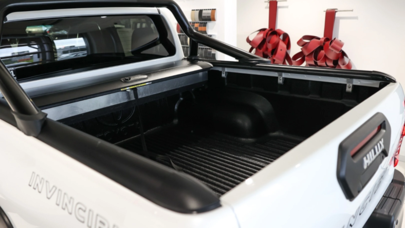 TOYOTA HiLux Hilux 2.8 D-4D Double Cab Invincible 4x4 aut