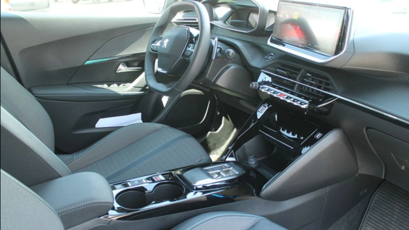 PEUGEOT 2008 2008 1.2 PureTech Allure Pack S&S EAT8