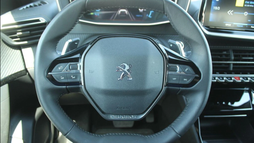PEUGEOT 2008 2008 1.2 PureTech Allure Pack S&S EAT8