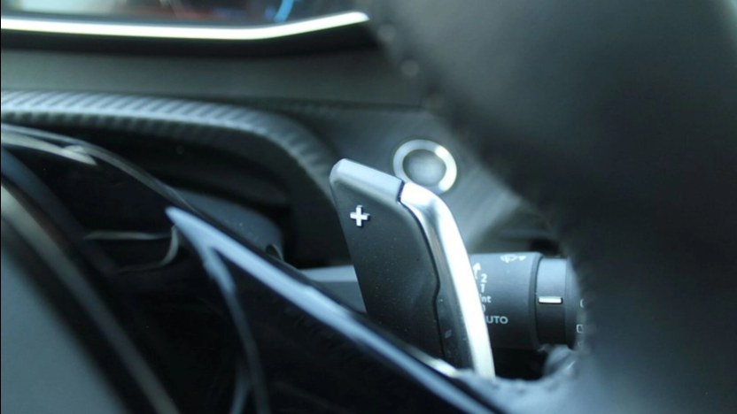PEUGEOT 2008 2008 1.2 PureTech Allure Pack S&S EAT8
