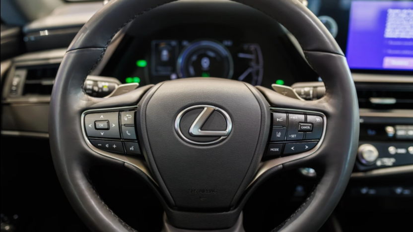 LEXUS ES ES 300h F Sport Design