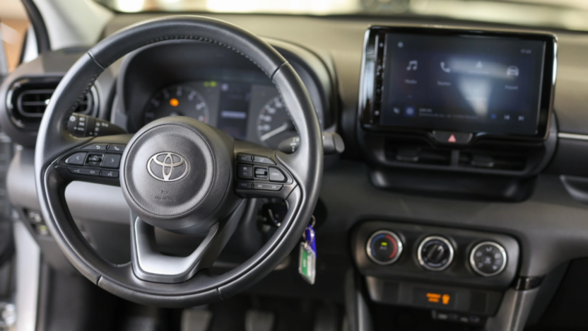 TOYOTA Yaris Yaris 1.5 Comfort