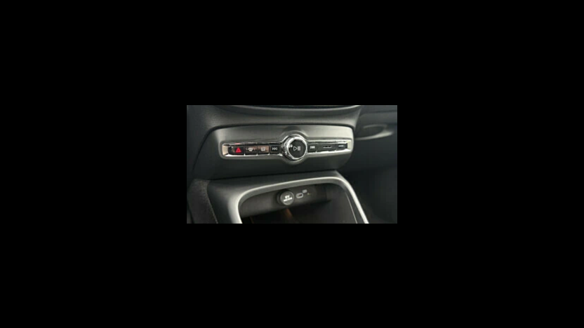 VOLVO XC40 XC40 B4 Plus Dark aut