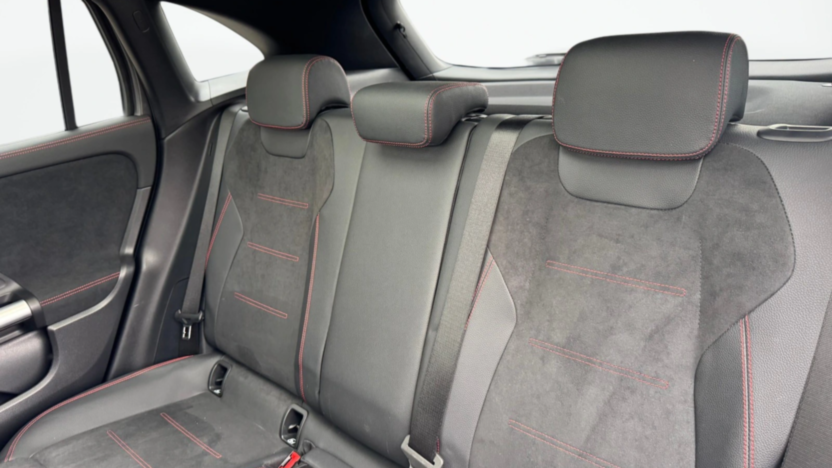 MERCEDES-BENZ GLA GLA 200 mHEV AMG Line 7G-DCT