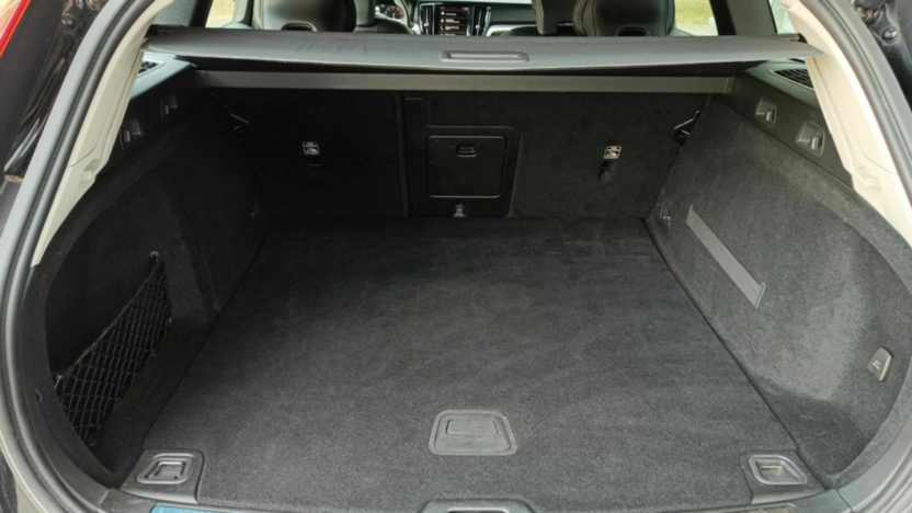 VOLVO V60 V60 T4 Momentum aut