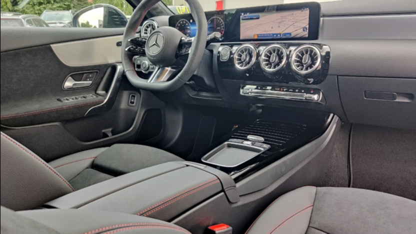MERCEDES-BENZ A Klasa A 250 e AMG Line 8G-DCT