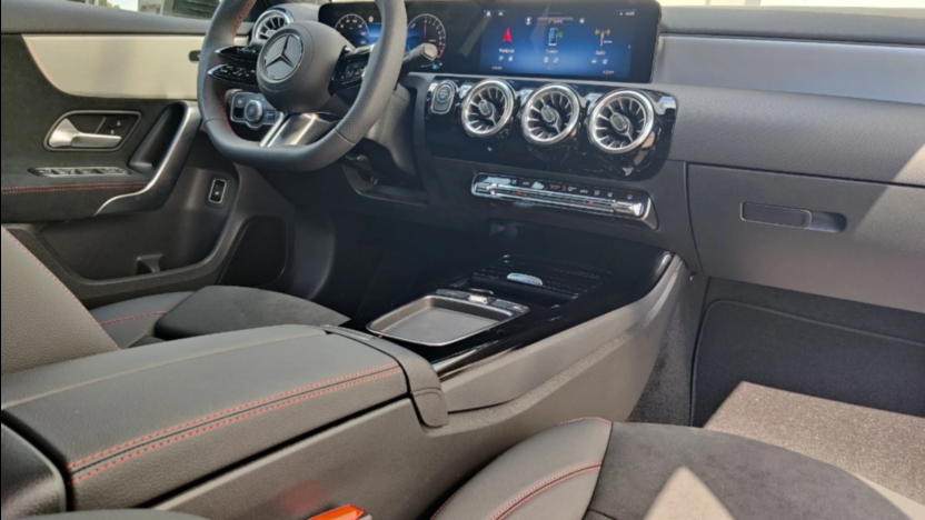 MERCEDES-BENZ A Klasa A 250 e AMG Line 8G-DCT