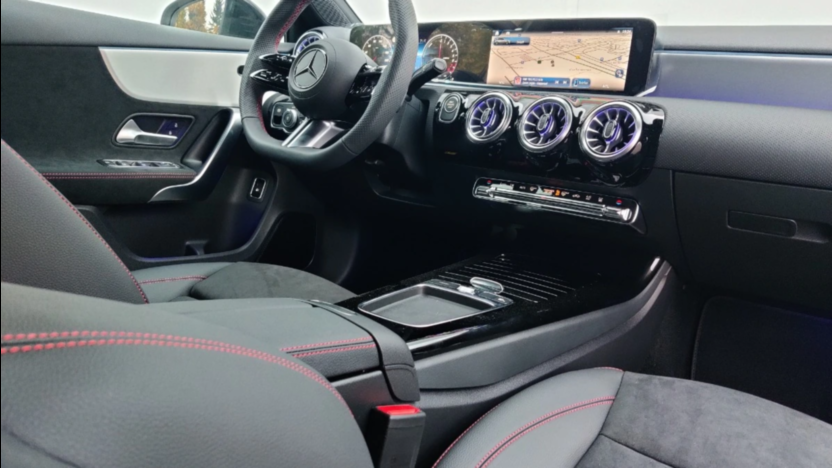 MERCEDES-BENZ A Klasa A 250 e AMG Line 8G-DCT